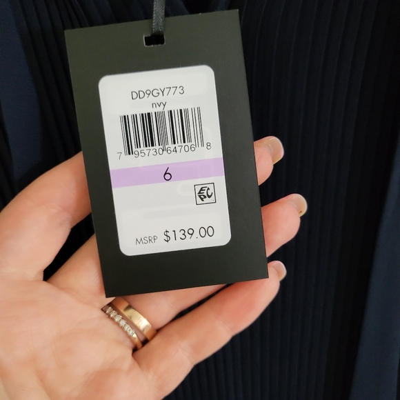 DKNY Navy Pleated Dress 6 New - Picture 7 of 8